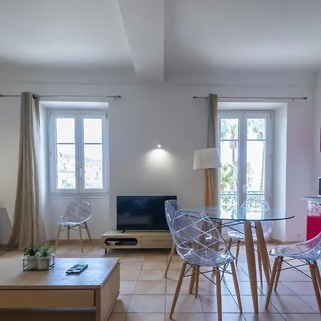 Quartier Du Port, Jolie 2 Pieces Avec Vue Mer Apartment *